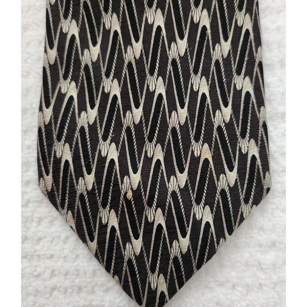 Valentino Cravatte Men’s Tie 100% Silk Black Cream Geometric Hand Made Italy
